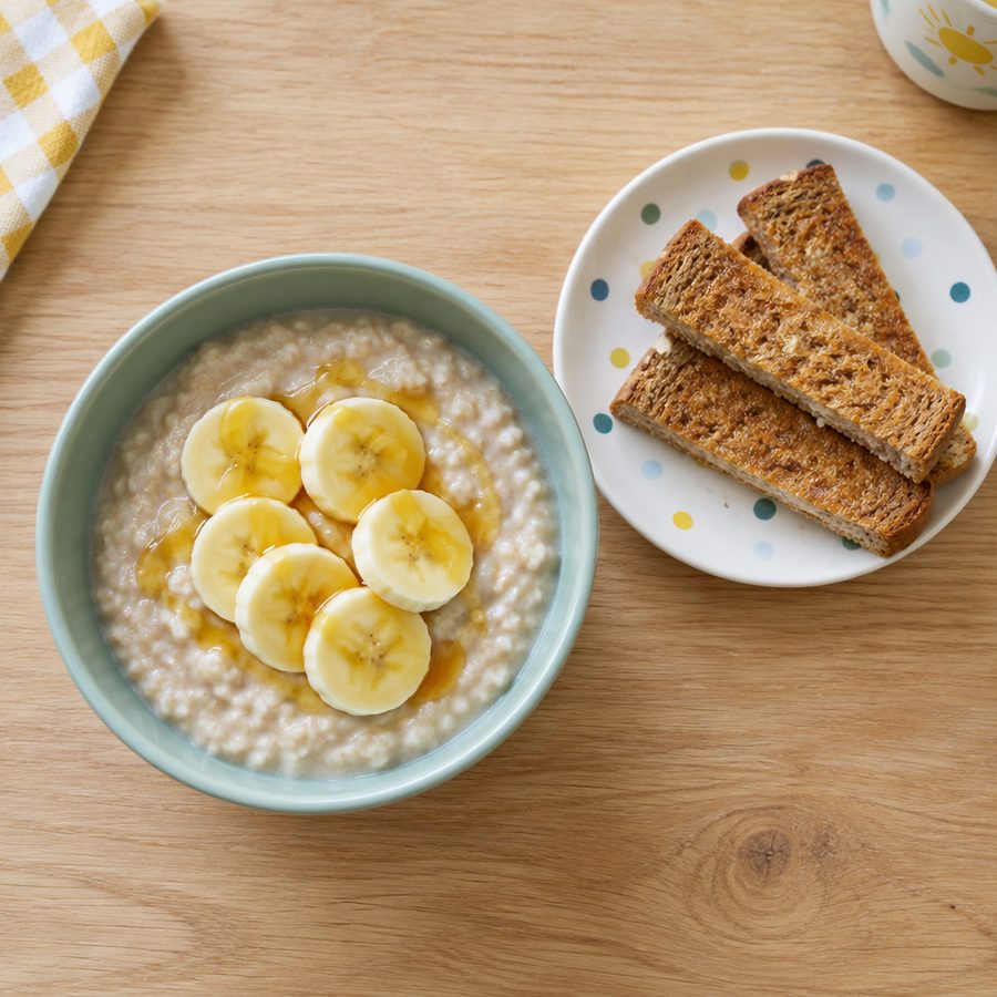 Porridge with banana & wholegrain toast